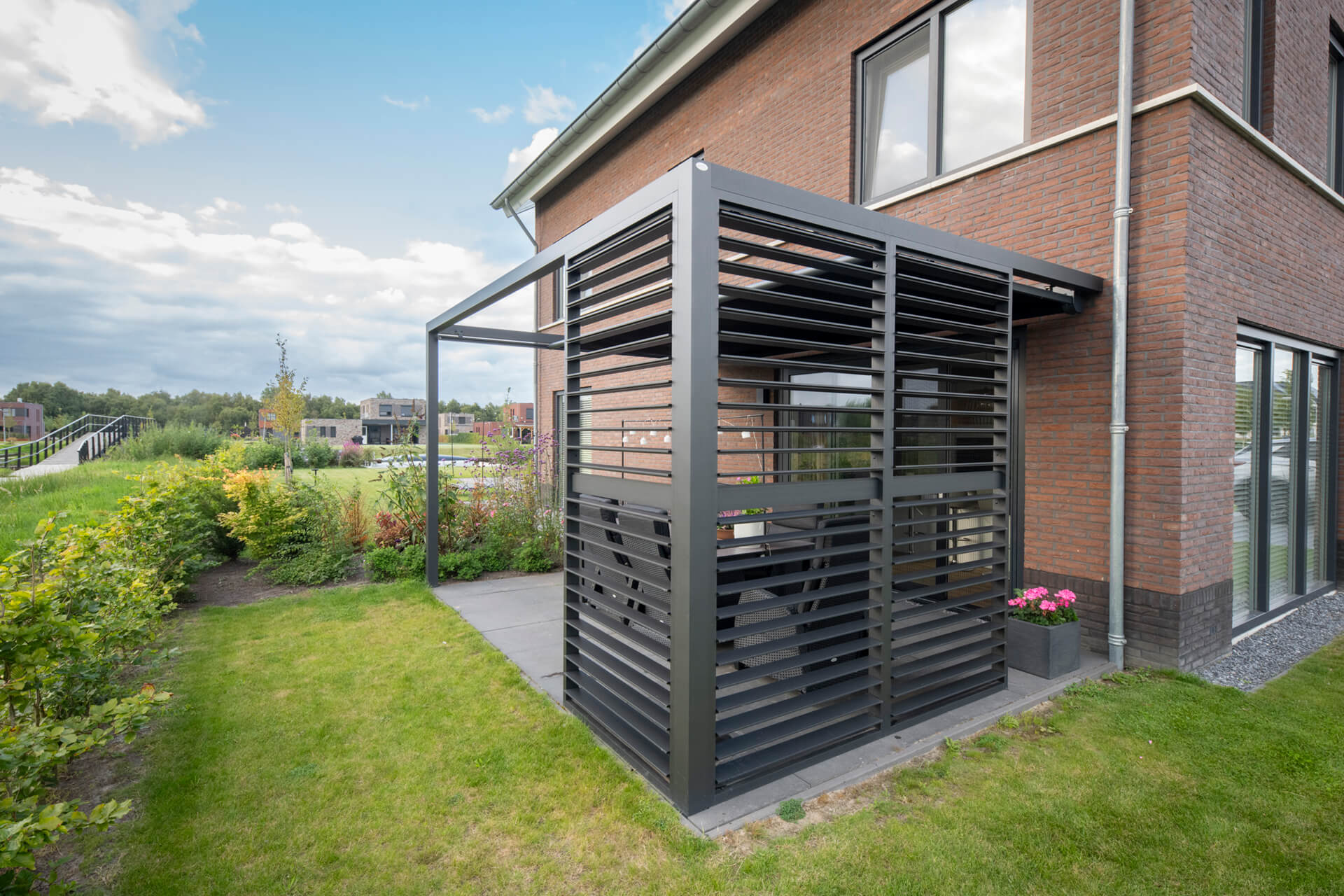 aluminium-pergola-blauwestad-inthout-sierconstructies-hero