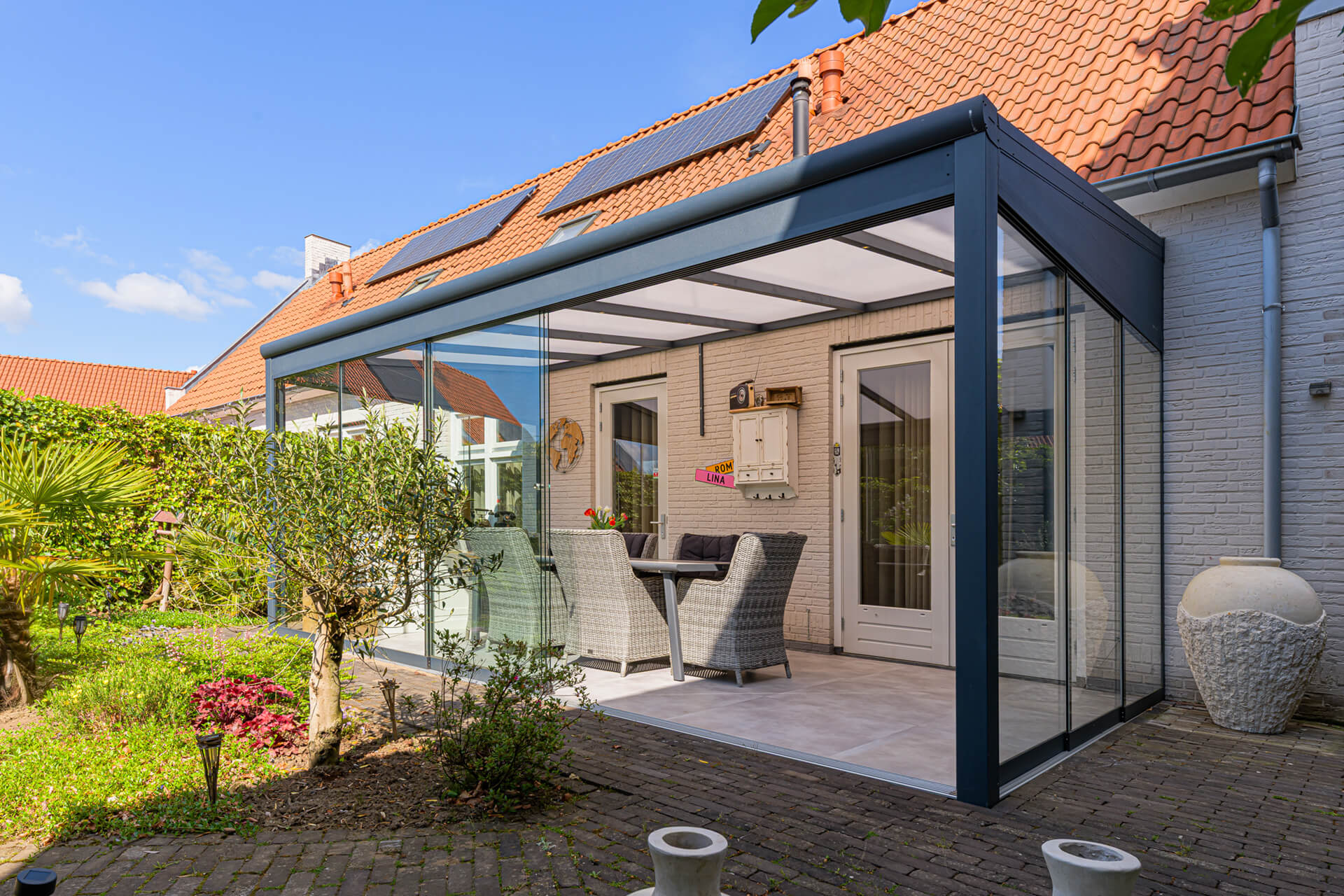 aluminium-veranda-schuin-dak-greenline-inthout-sierconstructies