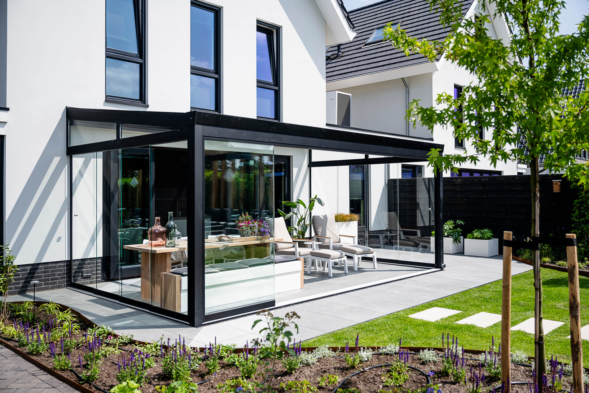 aluminium-veranda-schuin-dak-profiline-inthout-sierconstructies
