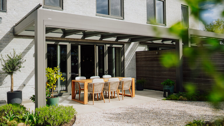 aluminium-veranda-vlak-dak-pallazzo-sqope-inthout-sierconstructies