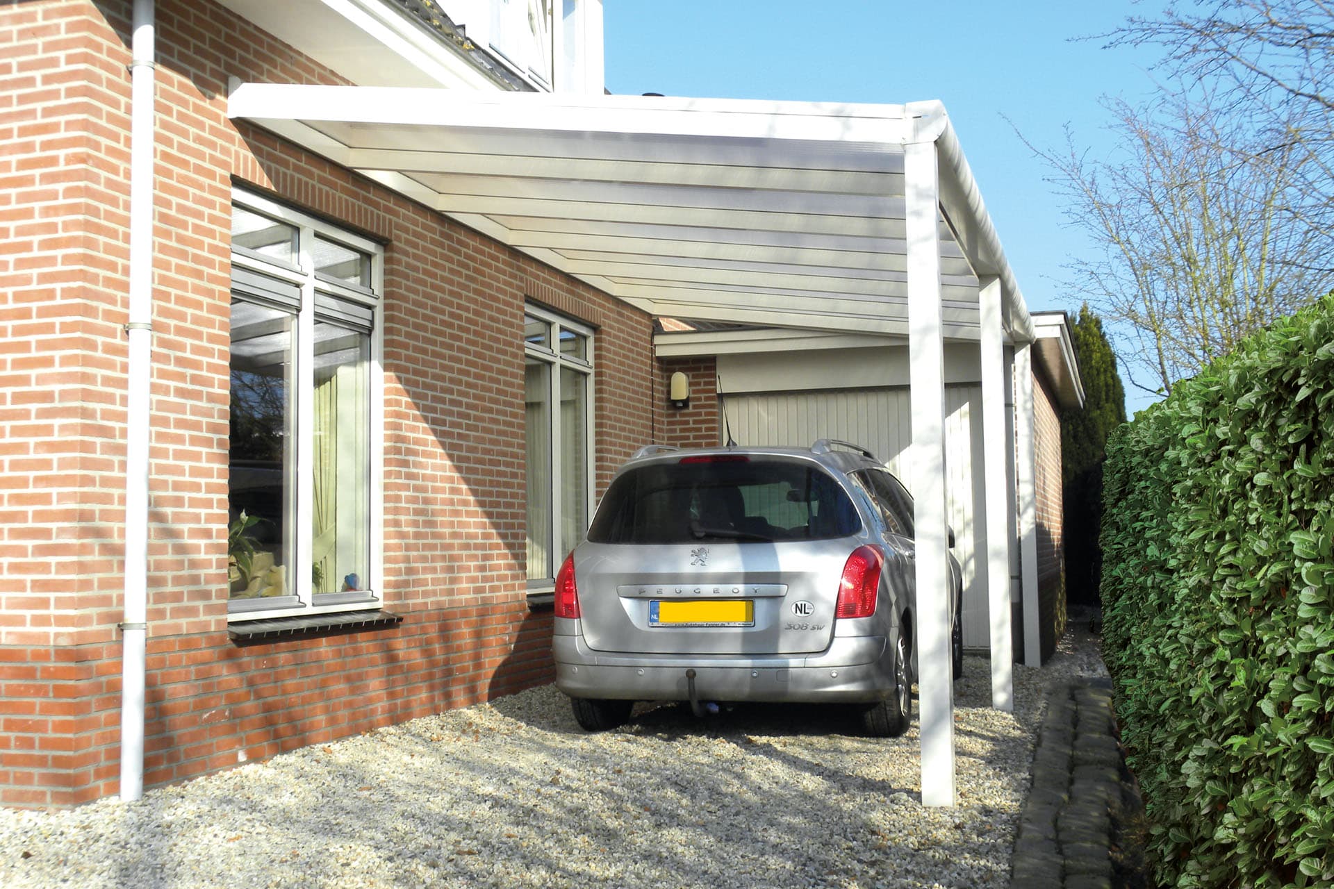 carports-lessenaarsdak-inthout-sierconstructies-hero-midden