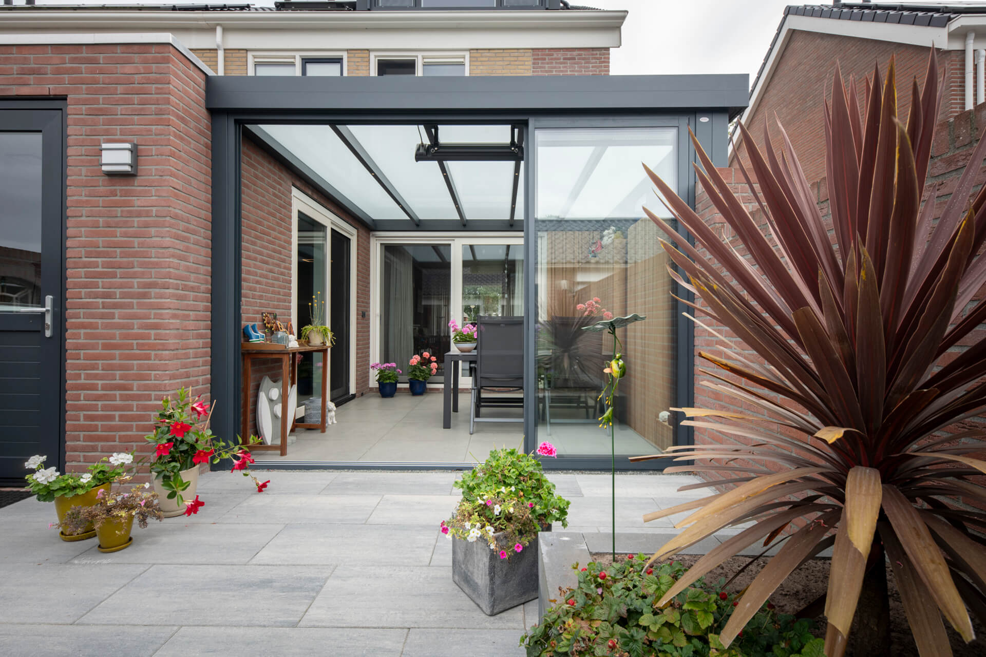 flatroof-uithuizermeeden-inthout-sierconstructies-03