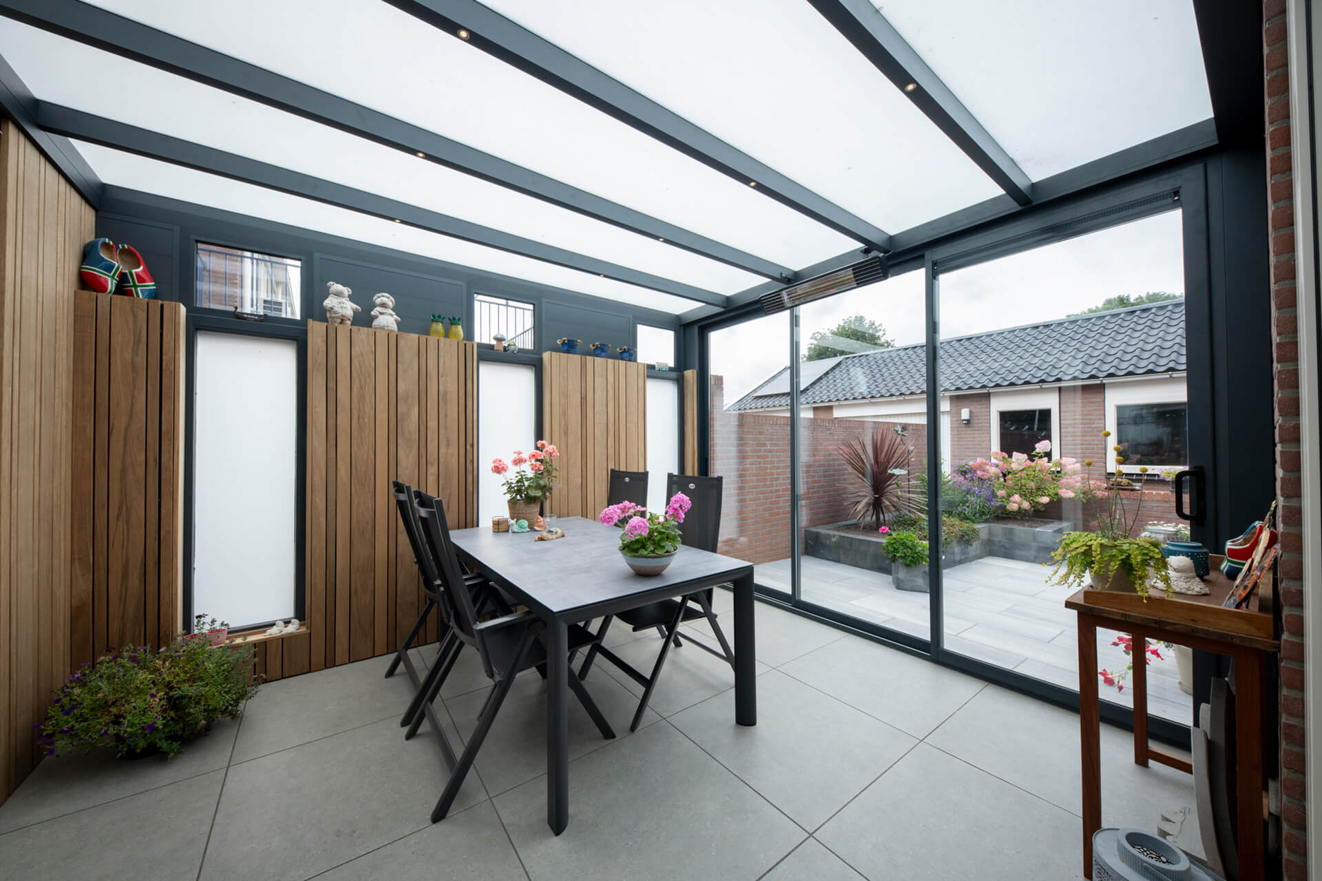 flatroof-uithuizermeeden-inthout-sierconstructies-hero