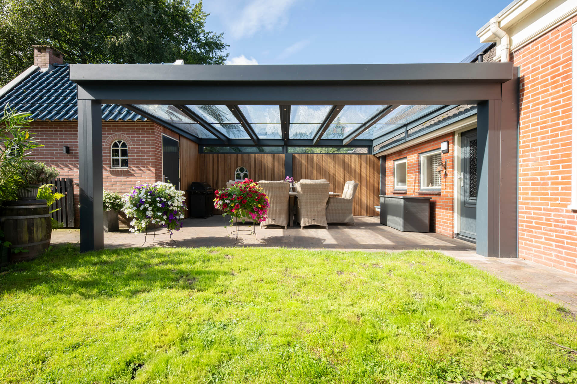 flatroof-woonboerderij-spijkerboor-inthout-sierconstructies-02