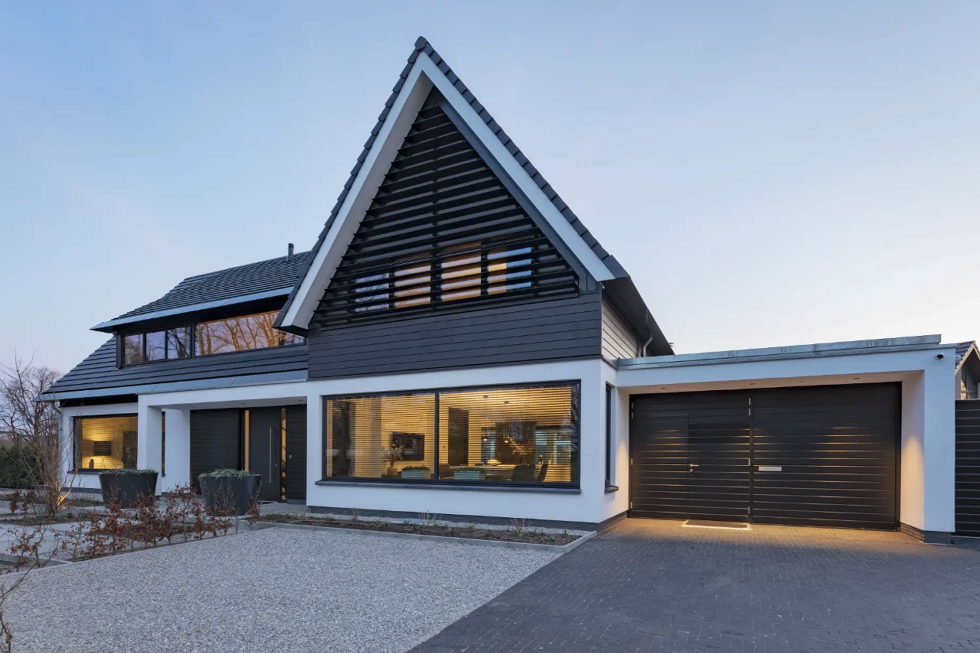 gevelbekleding-inthout-sierconstructies-hero-midden