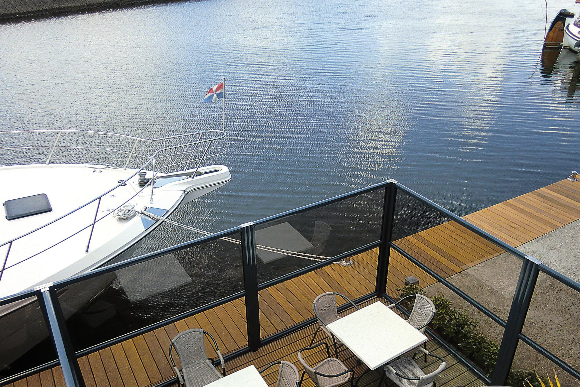 glazen-balustrade-inthout-sierconstructies-01