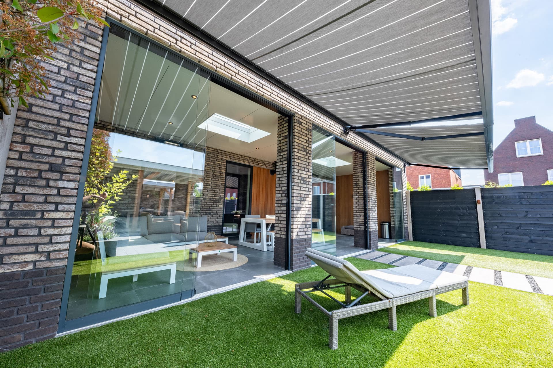 knikarmschermen-sunmaster-inthout-sierconstructies