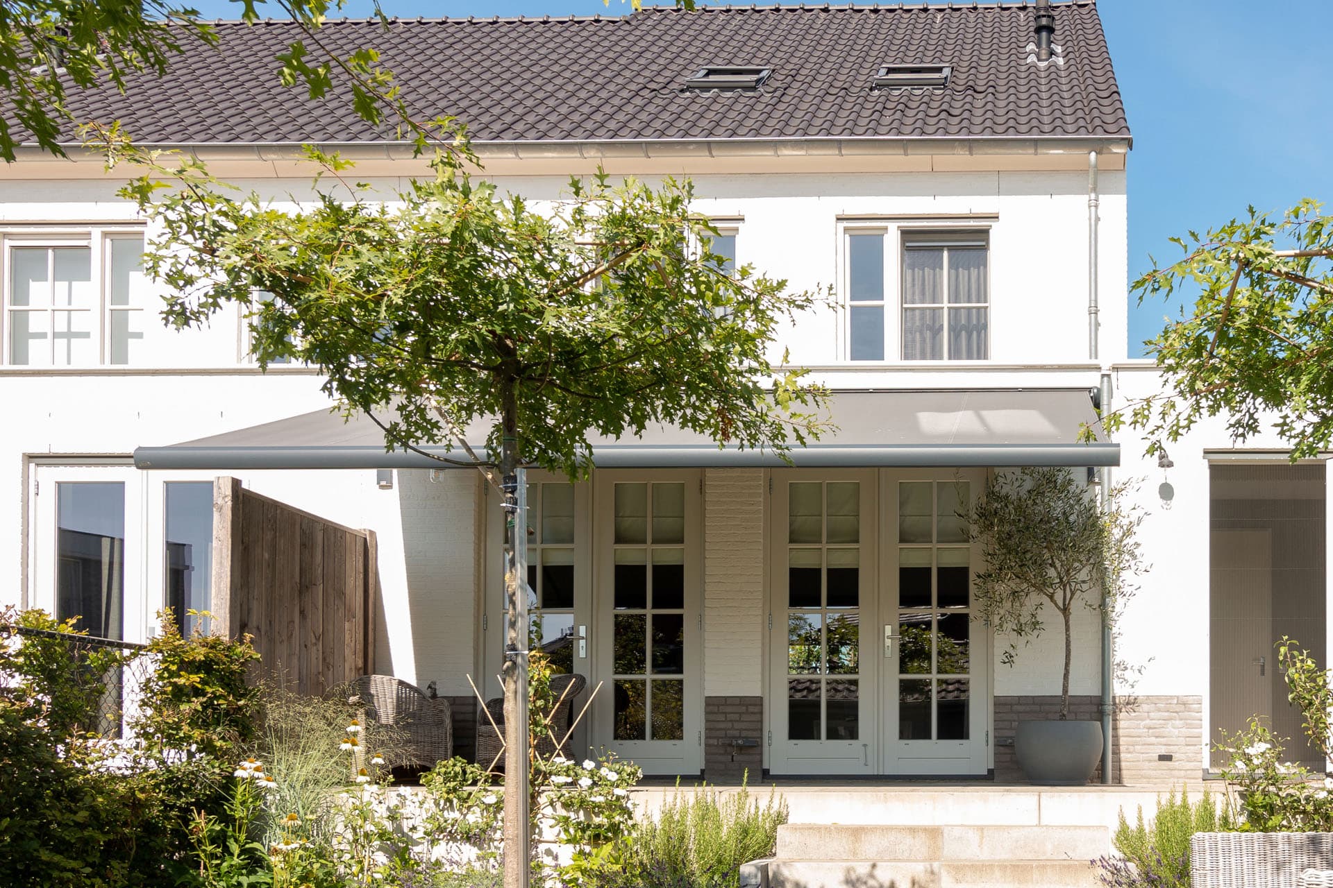 knikarmschermen-verano-inthout-sierconstructies-hero-midden