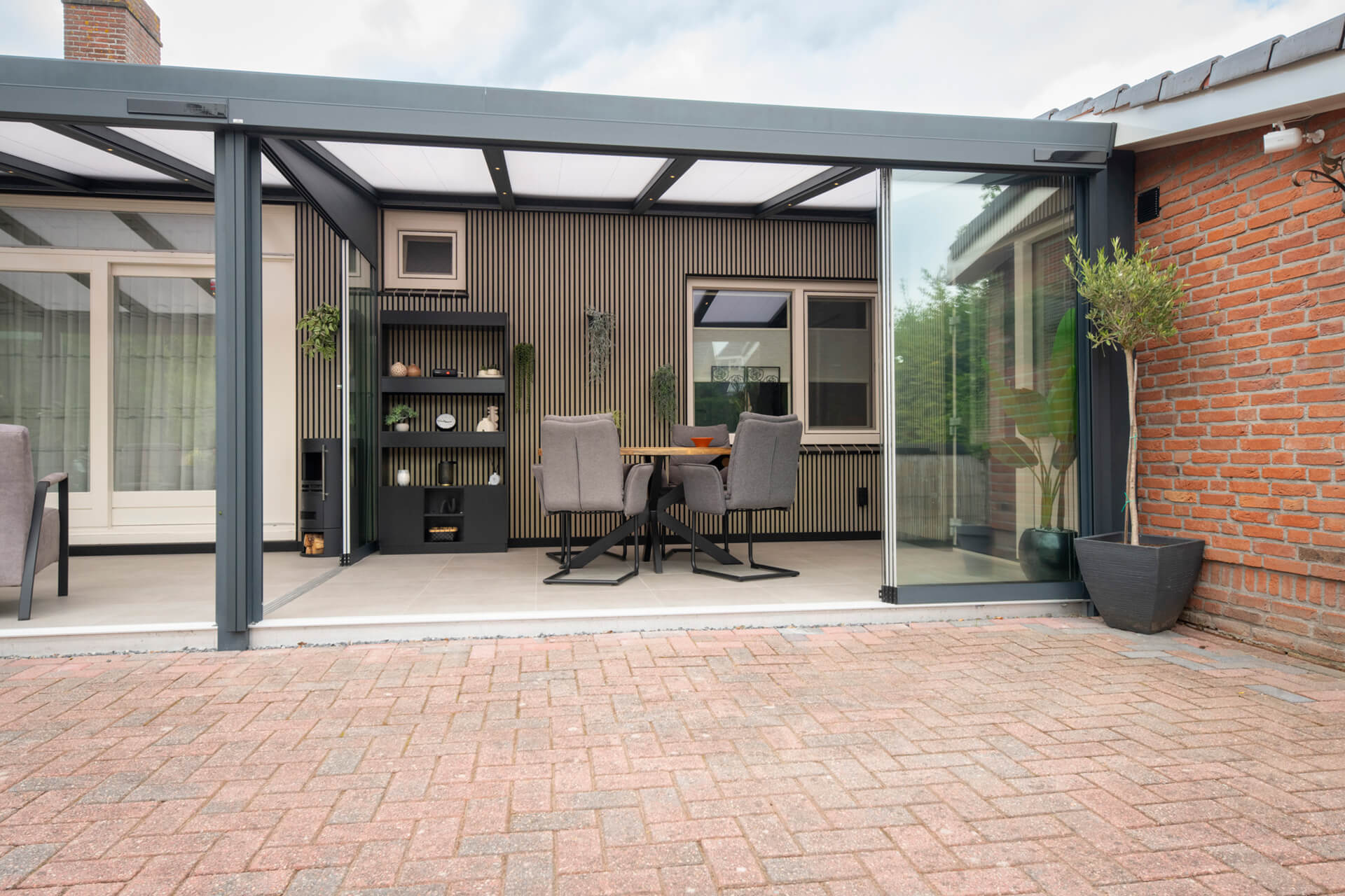 profiline-tuinkamer-sunmaster-solar-screens-farmsum-inthout-sierconstructies-02