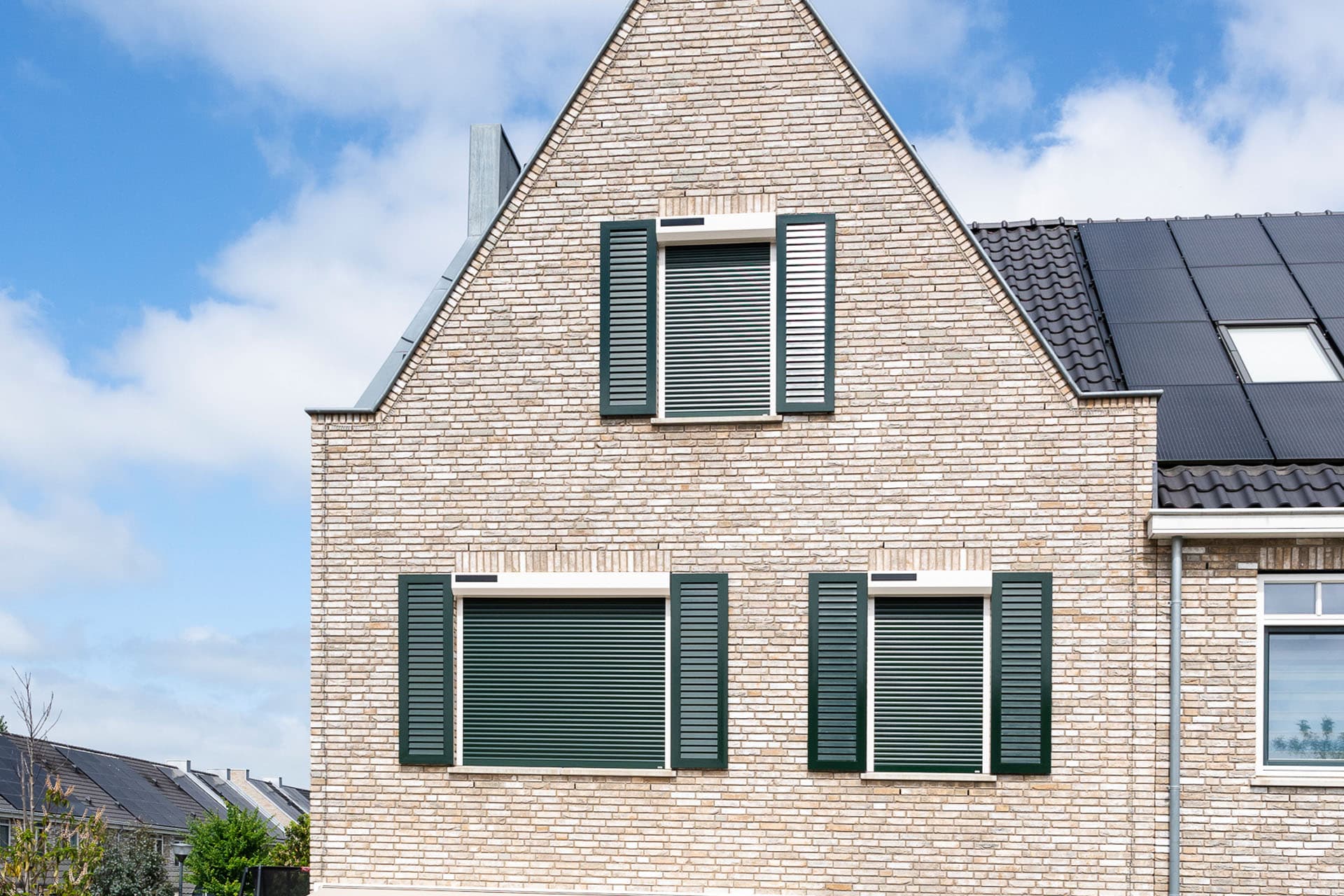rolluiken-sunmaster-inthout-sierconstructies-hero-midden