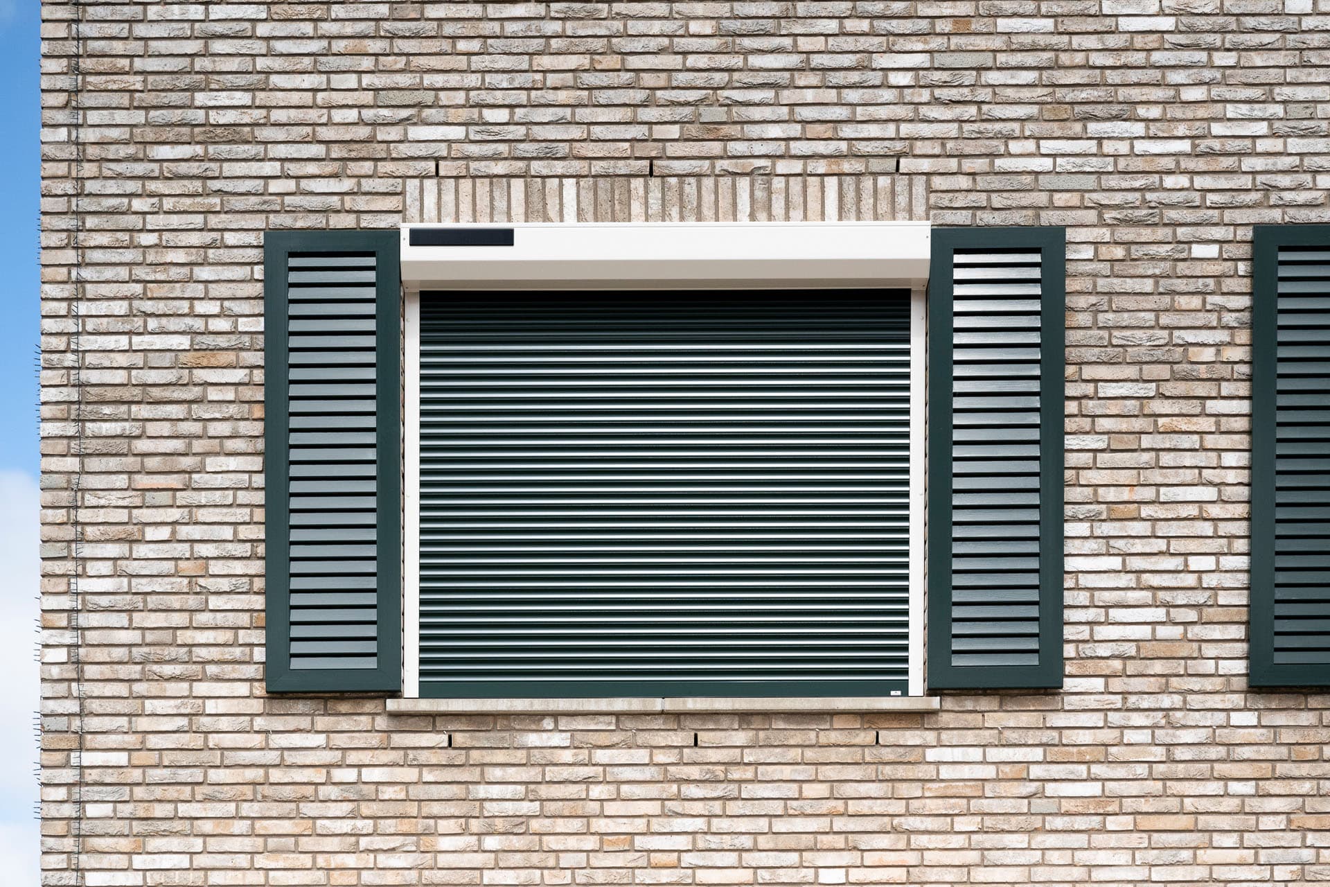 rolluiken-sunmaster-inthout-sierconstructies-hero